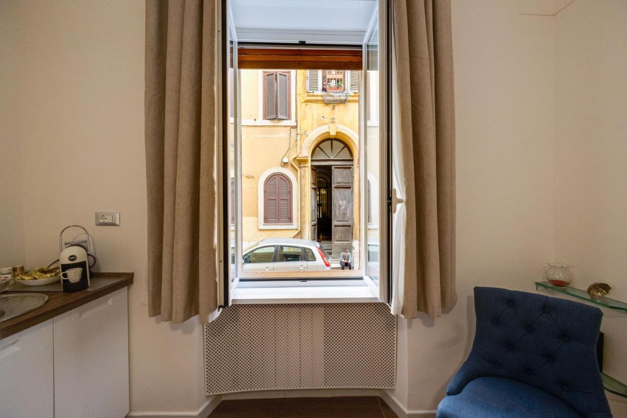 Отель Clavdia Flat Monti Рим Экстерьер фото
