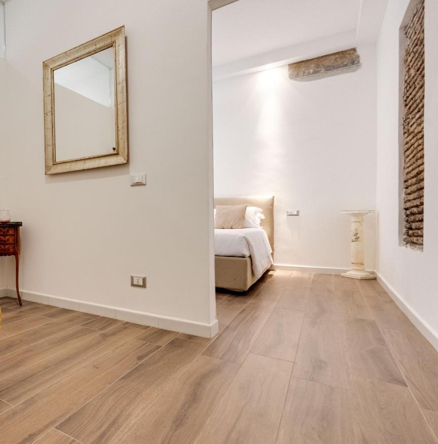 Отель Clavdia Flat Monti Рим Экстерьер фото